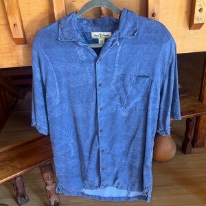 Tommy Bahama Men's size small silk button down Blue Casual Shirt